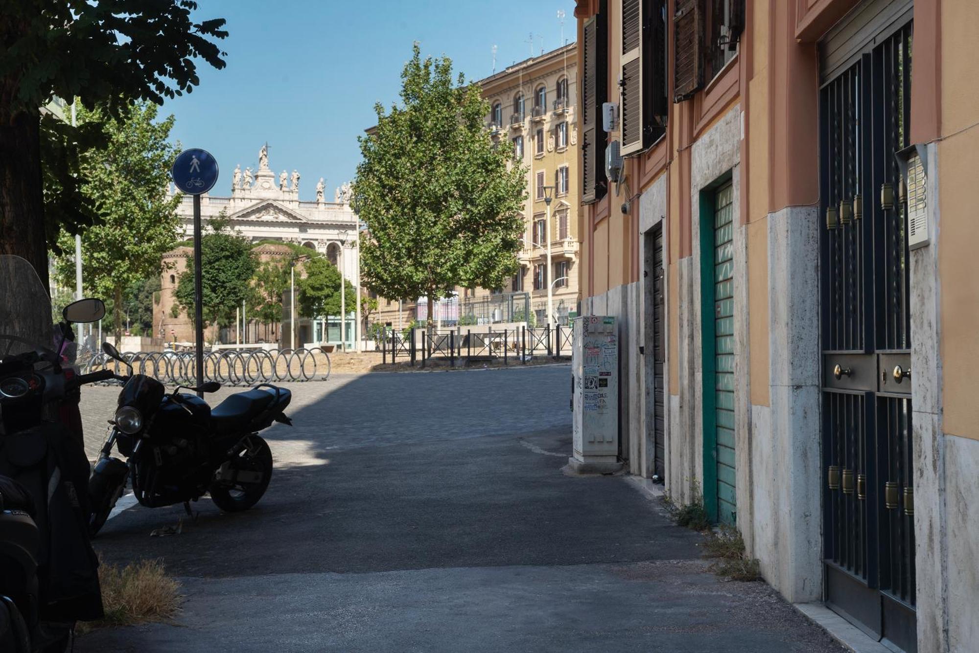 Mm San Giovanni Apartment Rome Bagian luar foto