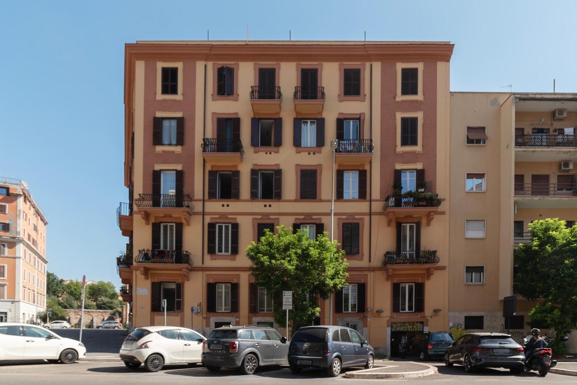 Mm San Giovanni Apartment Rome Bagian luar foto